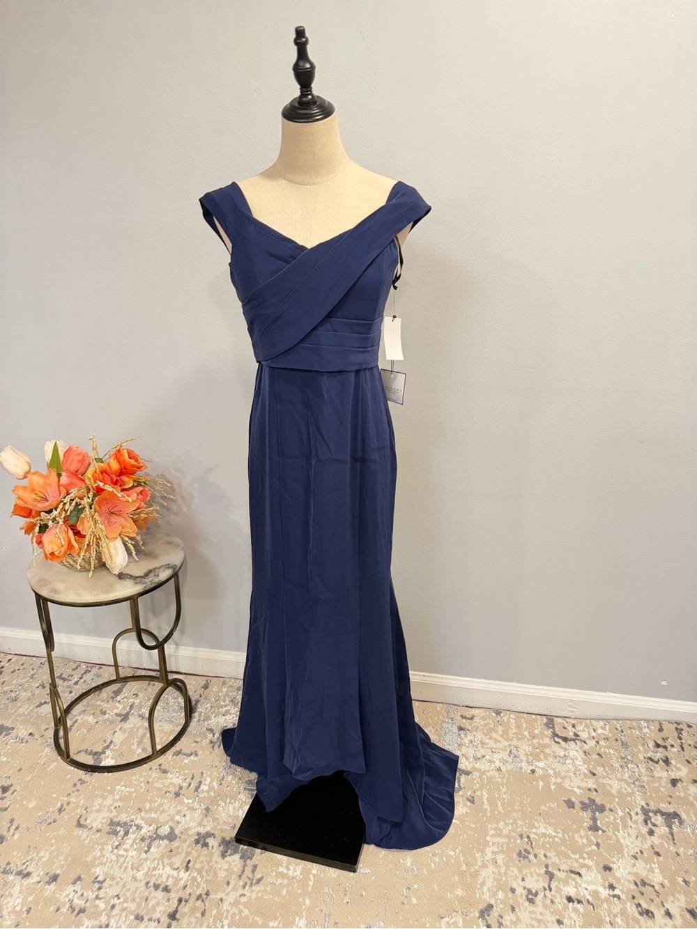 Laundry By Shelli Segal Elegant Navy Off-Shoulder Pleated Detail Evening Gown